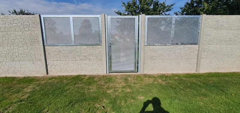 Plot s ťahokovou výplňou - Hodonín